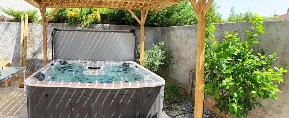 Villa Du Beau Vallon 2 Jacuzzi Privatif Et Piscine Chauffee Partagee Saint Benoit Exterior photo